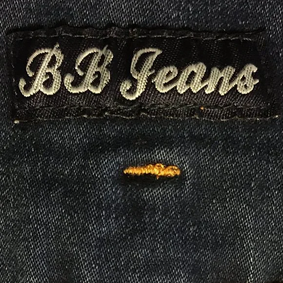 B. B. JEANS Stretch Denim Shorts - Picture 10 of 11